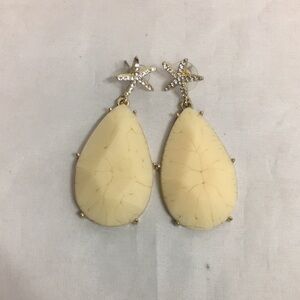 Amrita SINGH CREAM STARFISH MOTHER OF PEARL EARRINGS